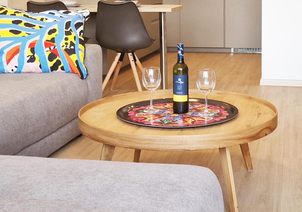 New Cozy 2 Room Pink Apartment Bratislava 058 Экстерьер фото