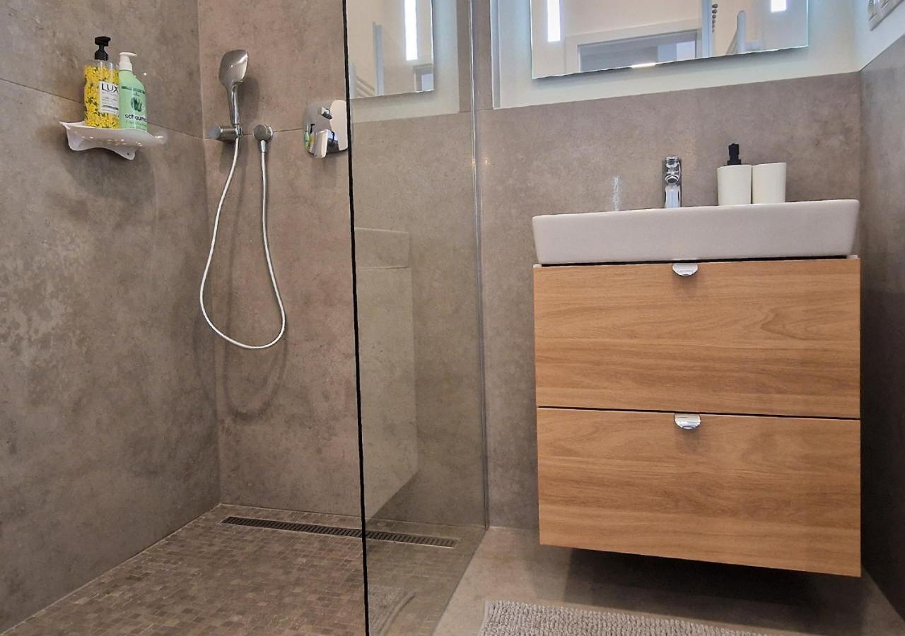 New Cozy 2 Room Pink Apartment Bratislava 058 Экстерьер фото