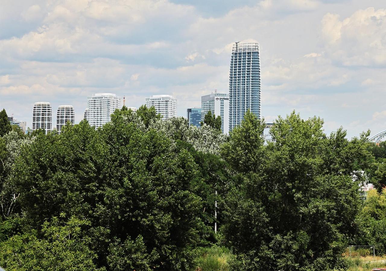 New Cozy 2 Room Pink Apartment Bratislava 058 Экстерьер фото